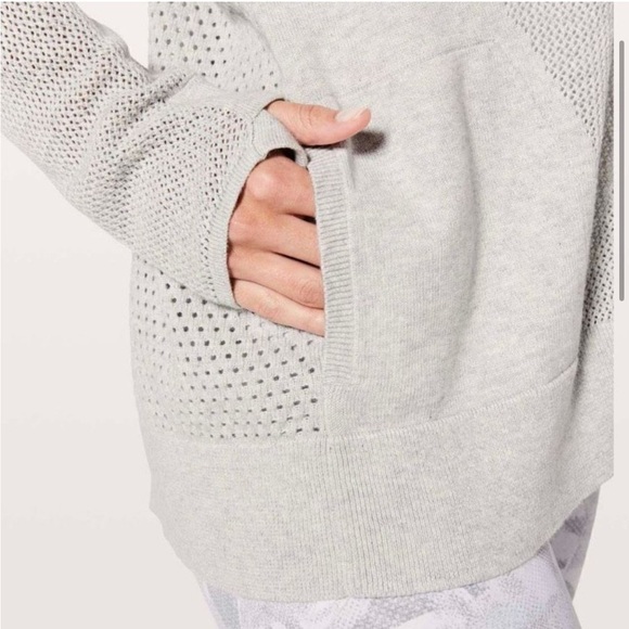 Lululemon Still Movements Open Back Hooded Knit Sweater Gray Size 2 - Picture 4 of 10
